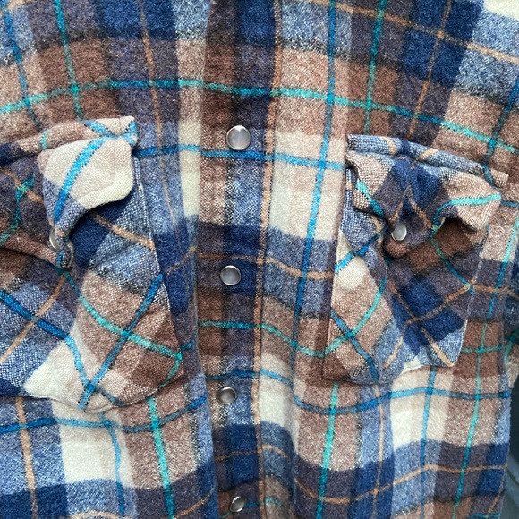 Vintage Pendleton wool button up shirt - Picture 4 of 6